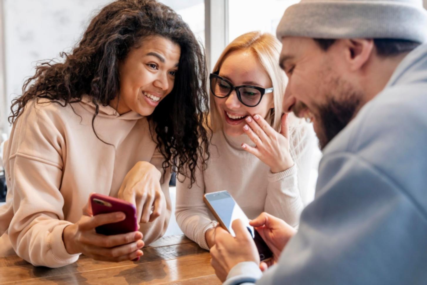 Styling per ritratto beauty con coordinamento makeup e accessori